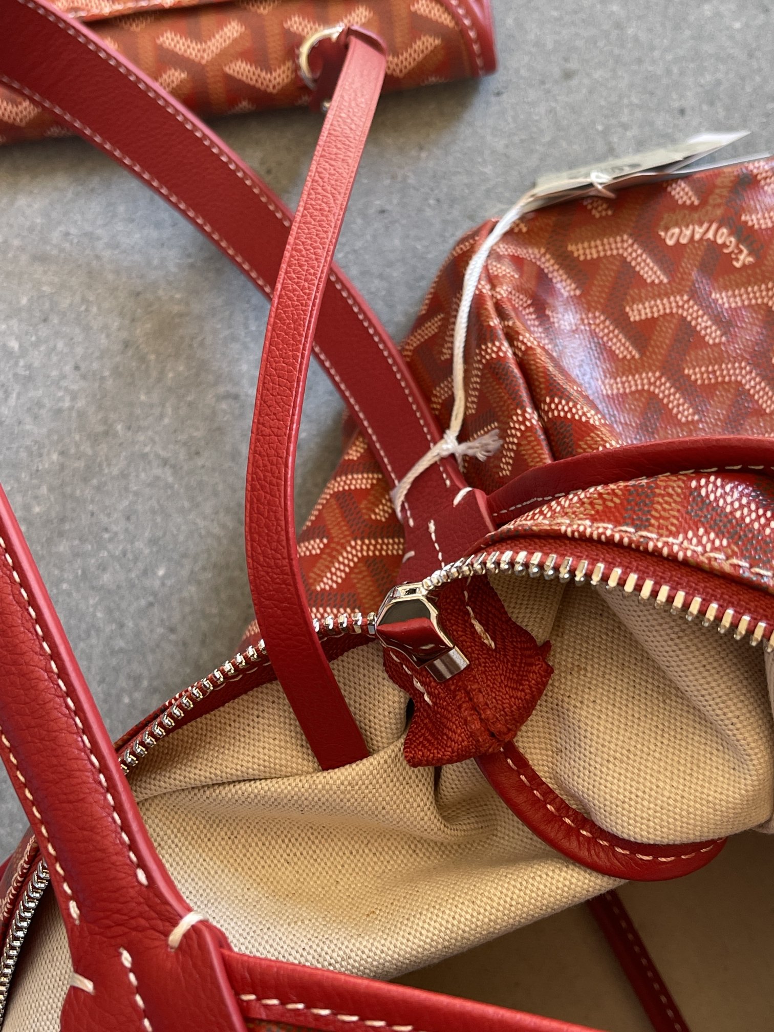 💰550 顶级戈雅工厂直销
Bohème Hobo 
狗牙腋下包 黑色
尺寸】43/27/14cm
包装】防尘袋 吊牌 说明书 
不影响二次销售前提下 七天内可以无理由退换