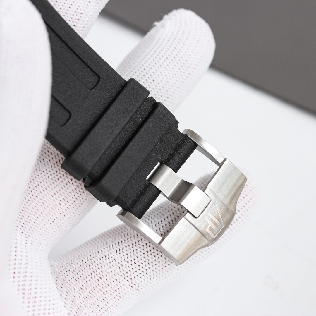 爱彼Audemars Piguet,皇家橡树15710👺采用莫桑钻圈口进口3120机械机芯