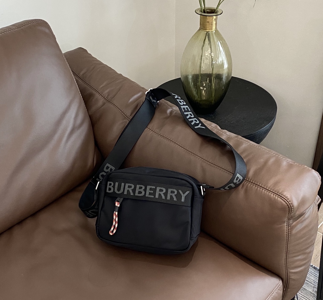 Logo Print ECONYL® Belt Bag - Comprehensive 3