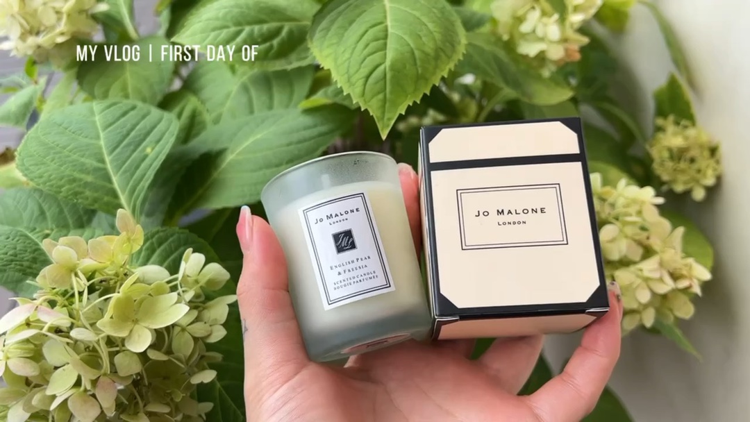 English Pear & Freesia fragrance, designed to create a calming, soothing - Comprehensive
