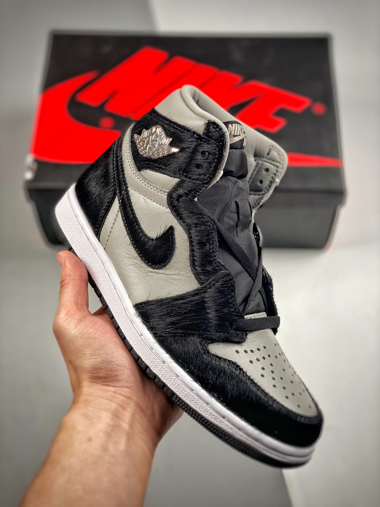 -5 Air Jordan 1 Retro High Negro/Gris Crin de caballo Producido por una gran fábrica original, calidad máxima en el mis…