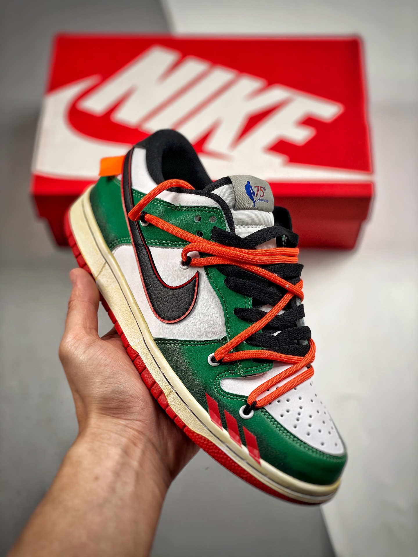 -2 Nk Dunk SB Low 解构绑带 大厂纯原出品 实拍首发 原装头层材料 独家版型蒸餾加工帶來的是更好的视觉和脚感体验大厂纯原品质出货 清洁度 电绣工艺 皮料切割干净无任何毛边 细节完美 货号：DD3363 100尺码：36-45