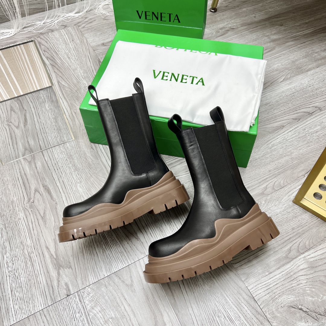 Bottega Veneta Bottes Longues Couleur du café Vert Cuir de vache Pu Le TPU Chelsea