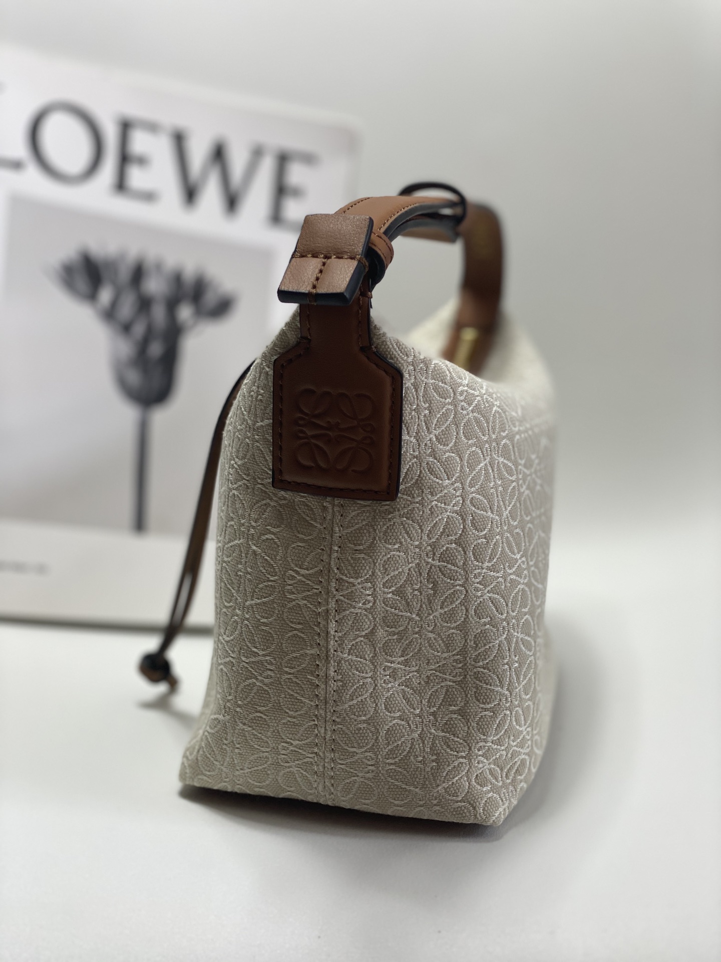 Roger Vivier Cubi 便当包包 3