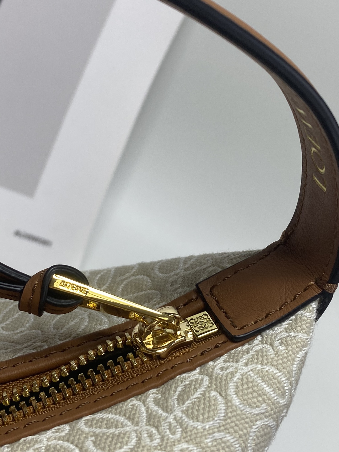 Roger Vivier Cubi 便当包包 8