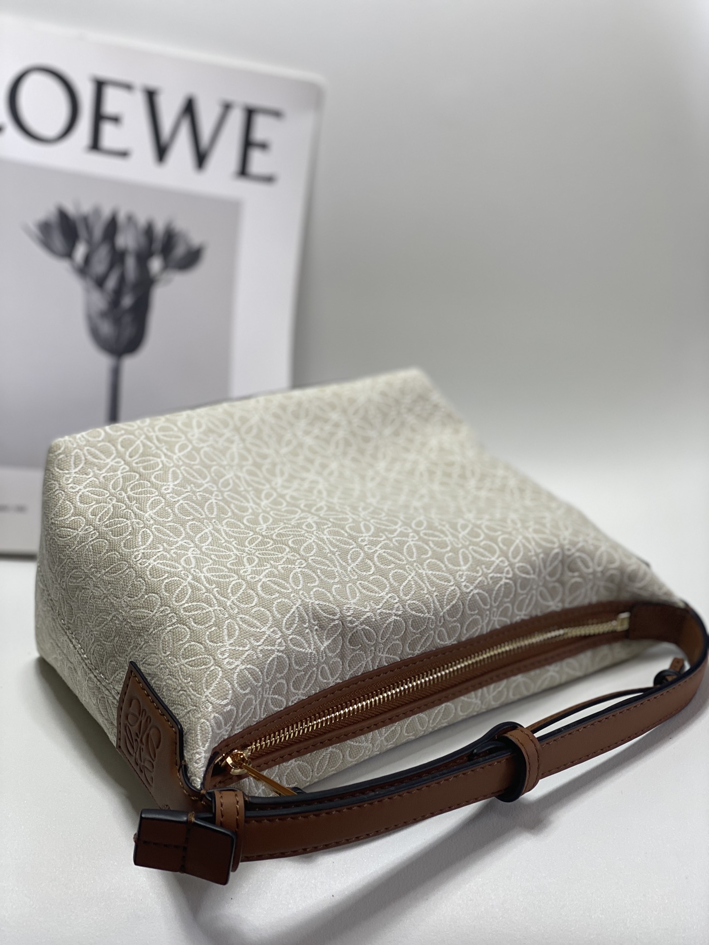 Roger Vivier Cubi 便当包包 4