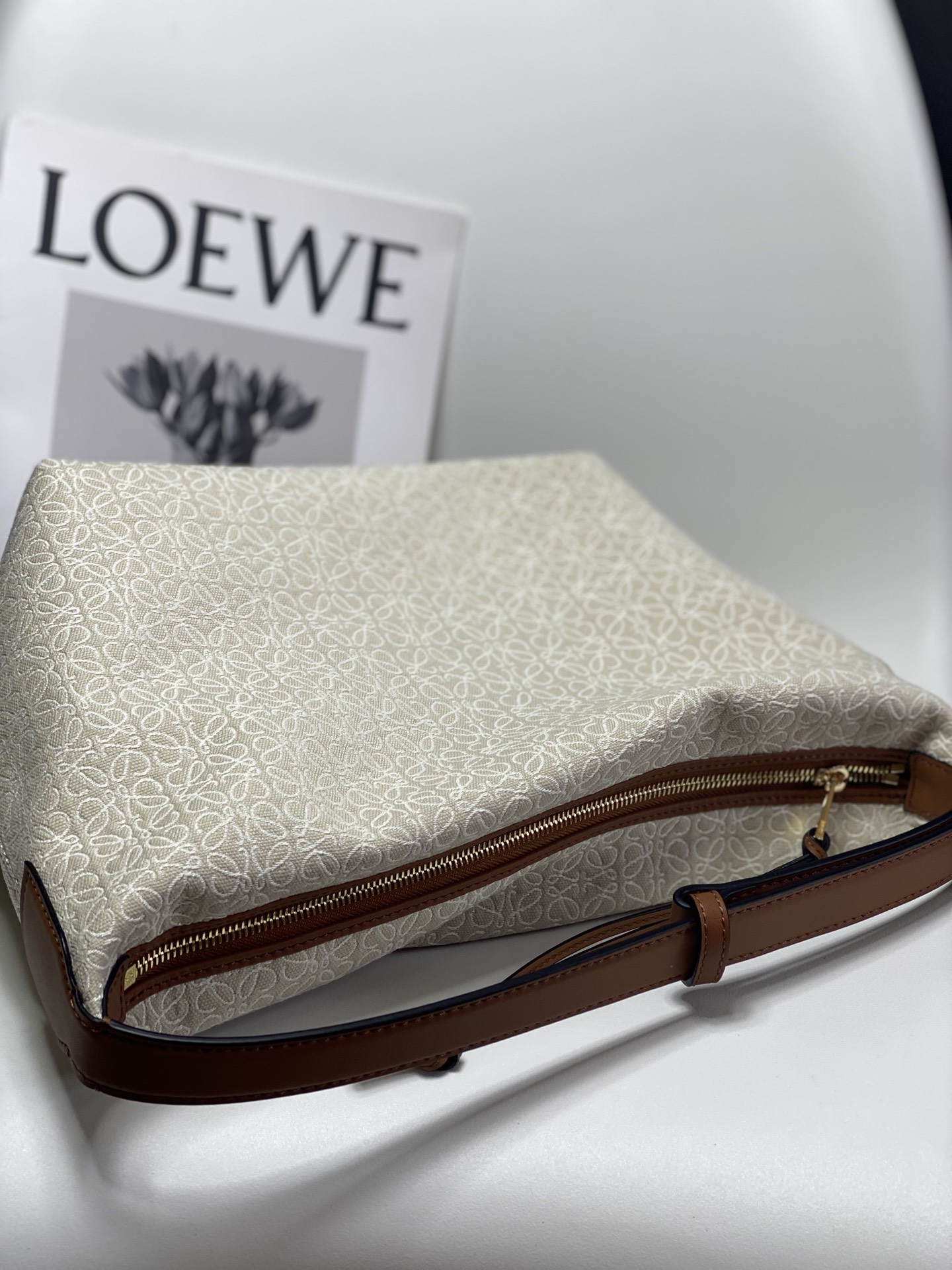 Loewe Cubi 便当包包 6