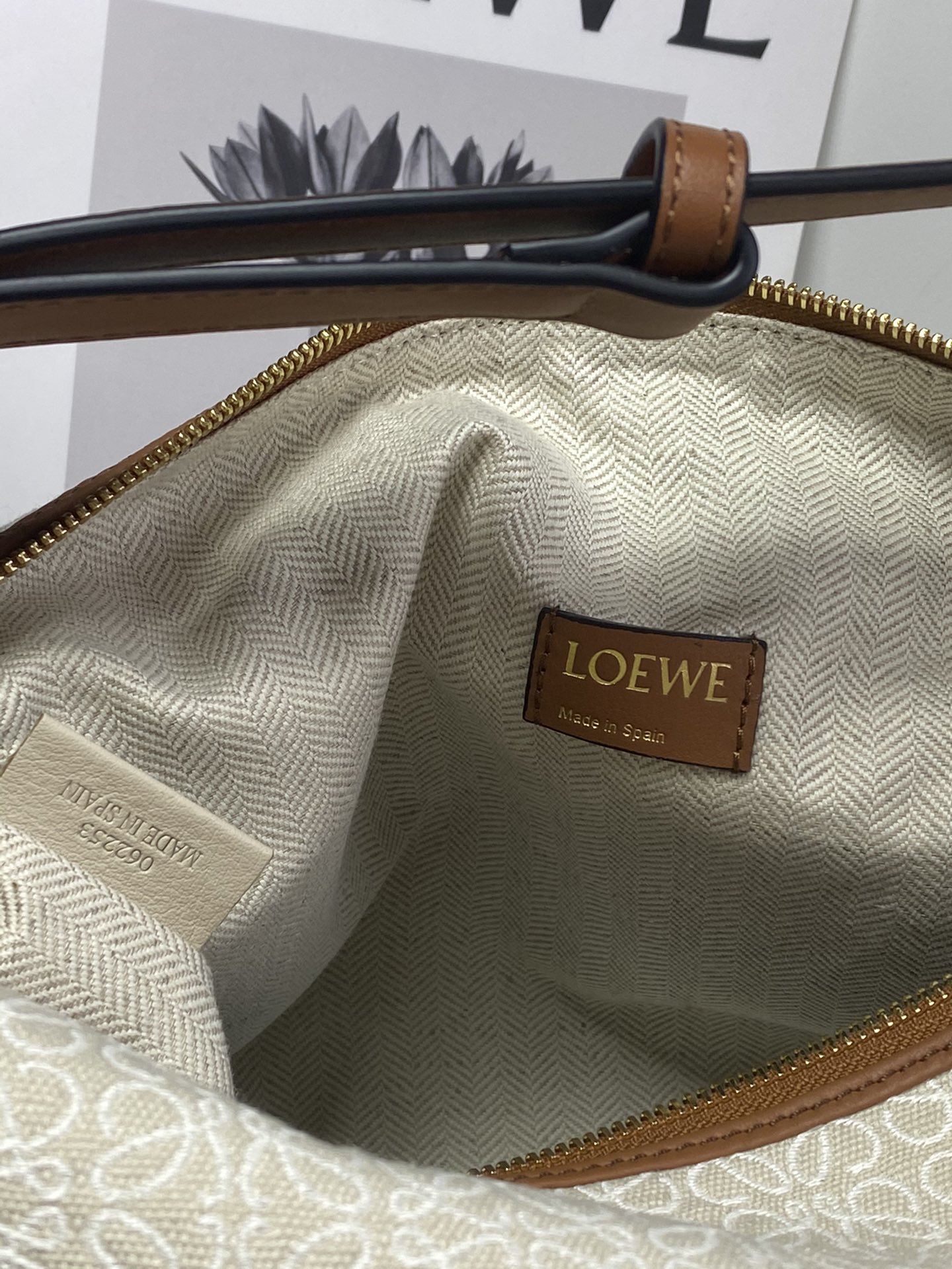 Loewe Cubi 便当包包 8