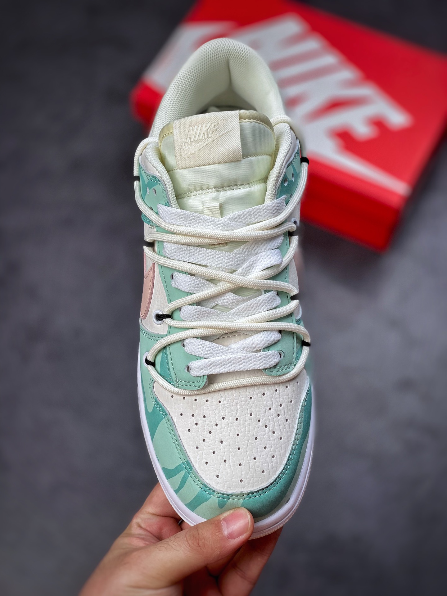 Nike Dunk SB Low Shamrock Head Layer Material DJ6188-100