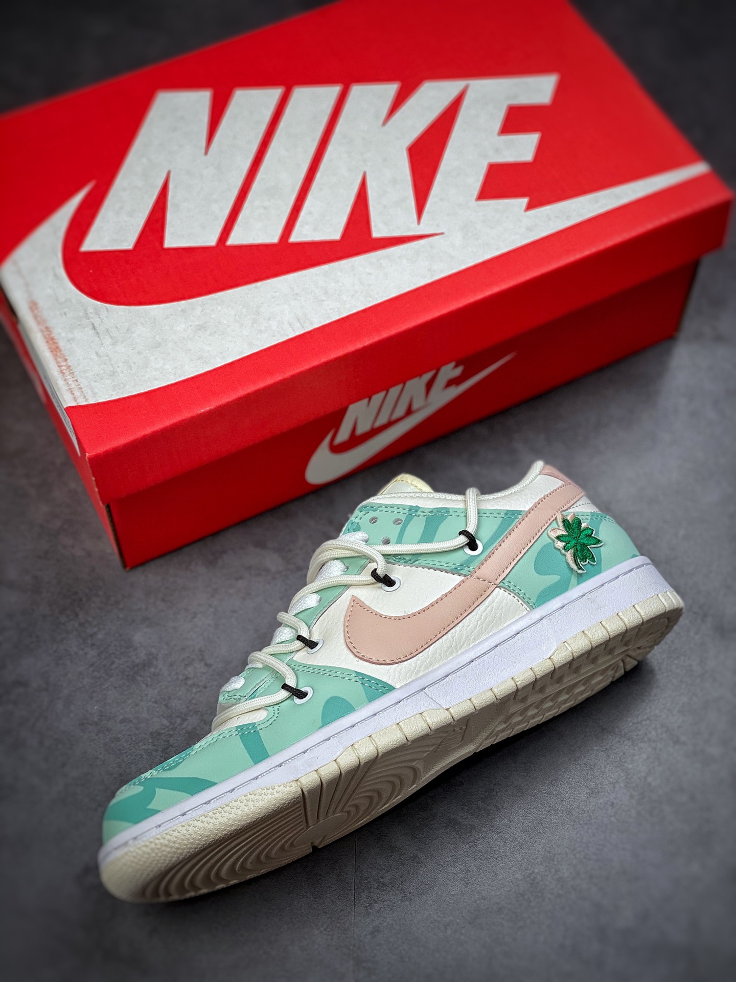 Nike Dunk SB Low Shamrock Head Layer Material DJ6188-100