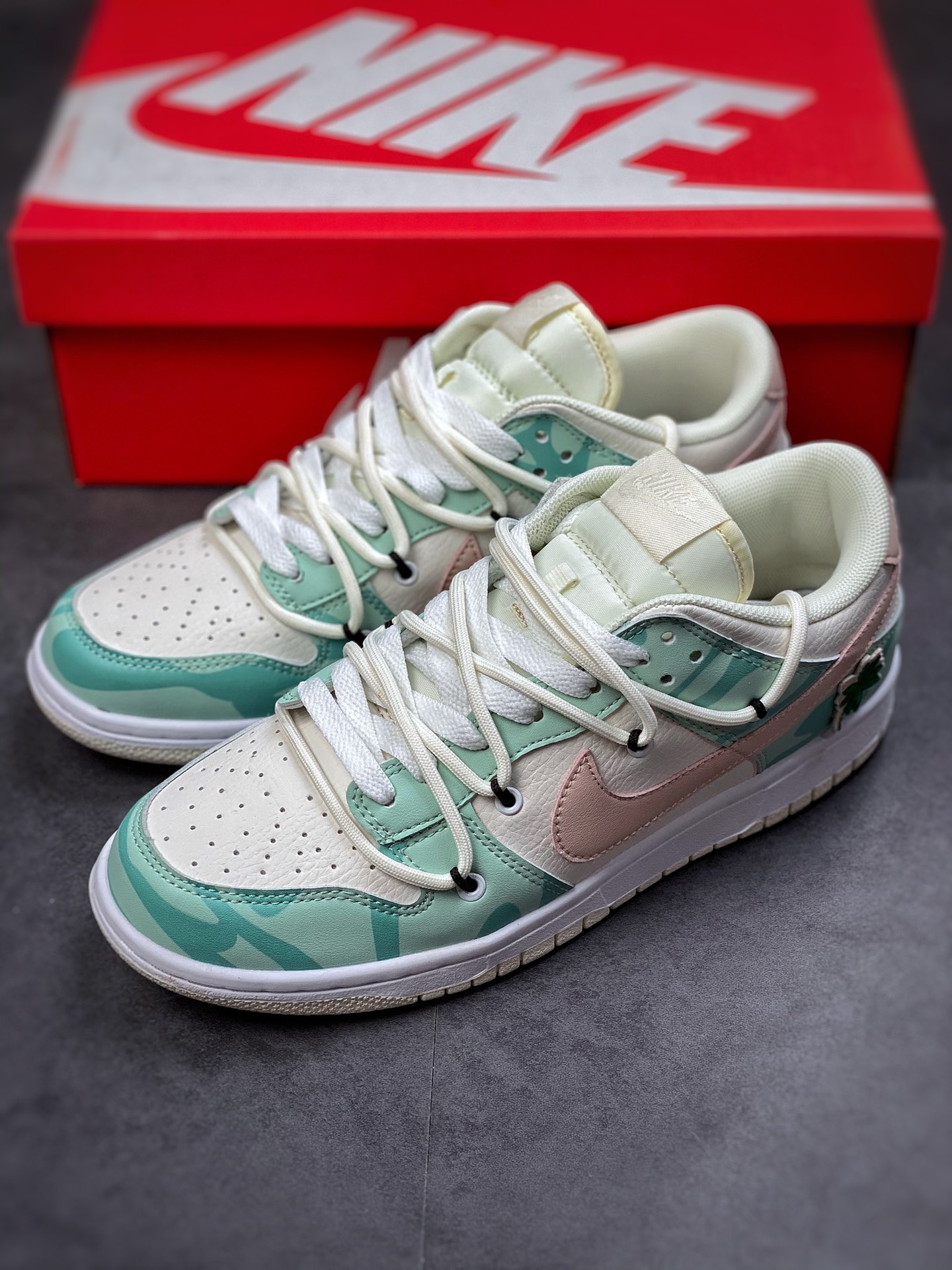 Nike Dunk SB Low Shamrock Head Layer Material DJ6188-100