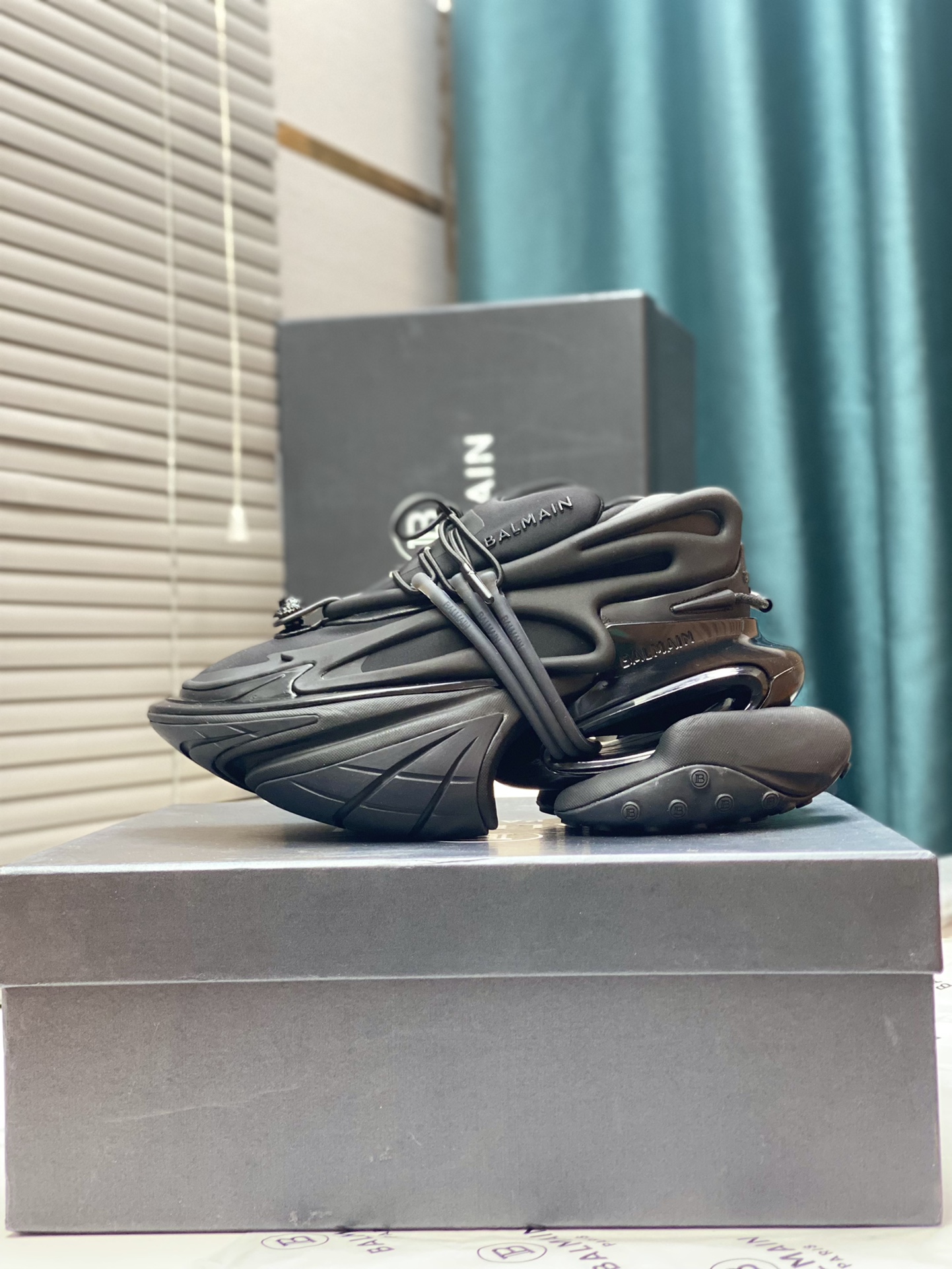 “Balman New Pure Spaceship Sport Shoes: Fine Craftsmanship, Original Design, Various Sizes” - 图片 5