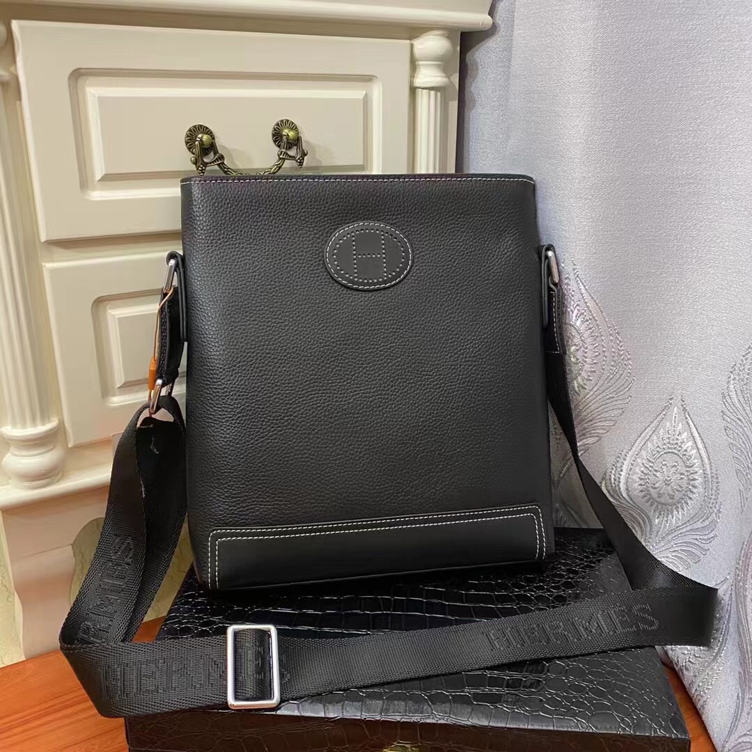 exquisite   HERMES Ale Bag Kavas PM Black Calf