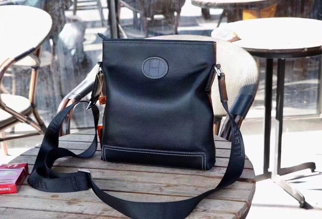 Chanel Black Lambskin Hula Hoop Handbag XX91748