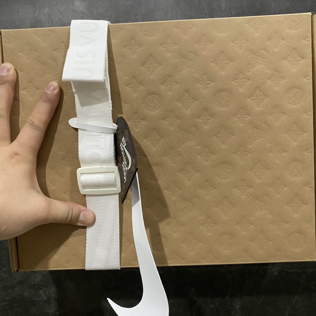 图片[9]-广东版LV x AF1白金 Louis Vuitton x NK Air Force 联名款 品质不多描述 直接看实拍 尺码： 38 39 40 41 42 43 44 45-选品中心