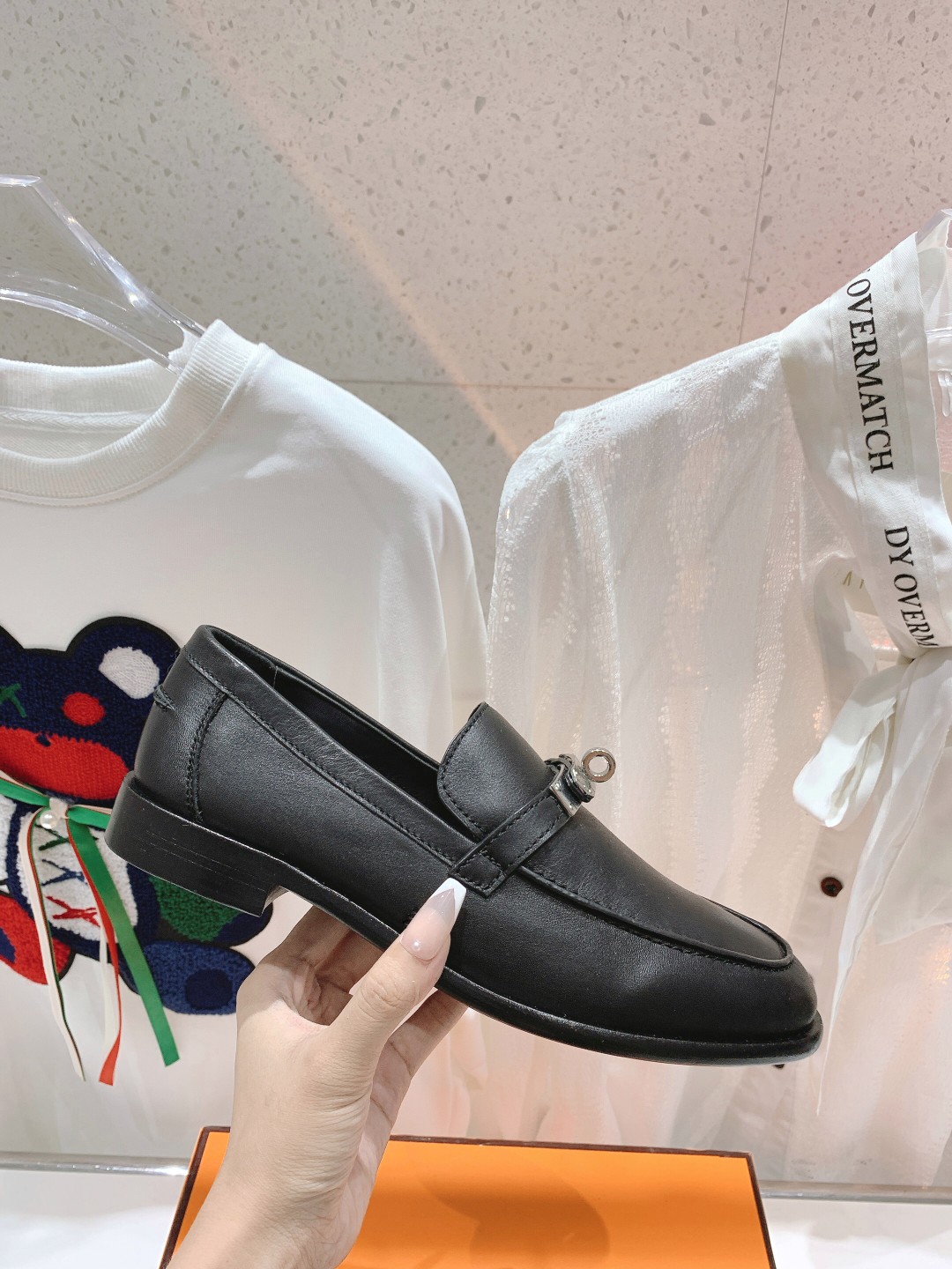 高版本Herme…s fwnew arrival～H家新款kelly扣乐福鞋鞋型很好看，见到到极致的造型