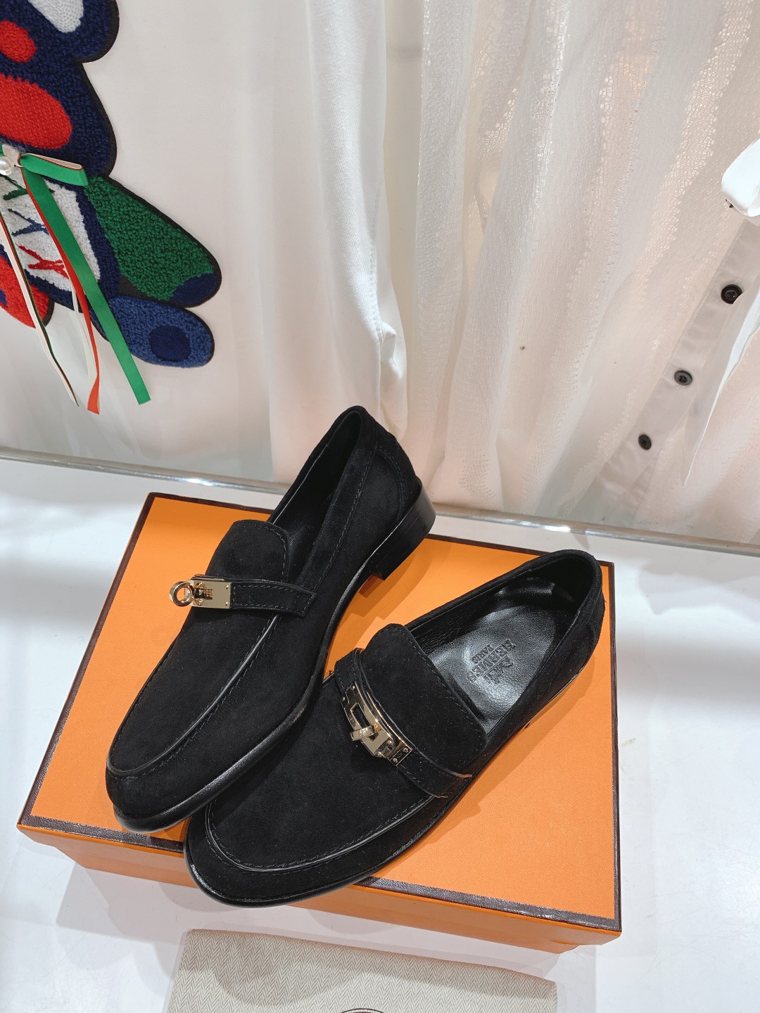 高版本Herme…s fwnew arrival～H家新款kelly扣乐福鞋鞋型很好看，见到到极致的造型