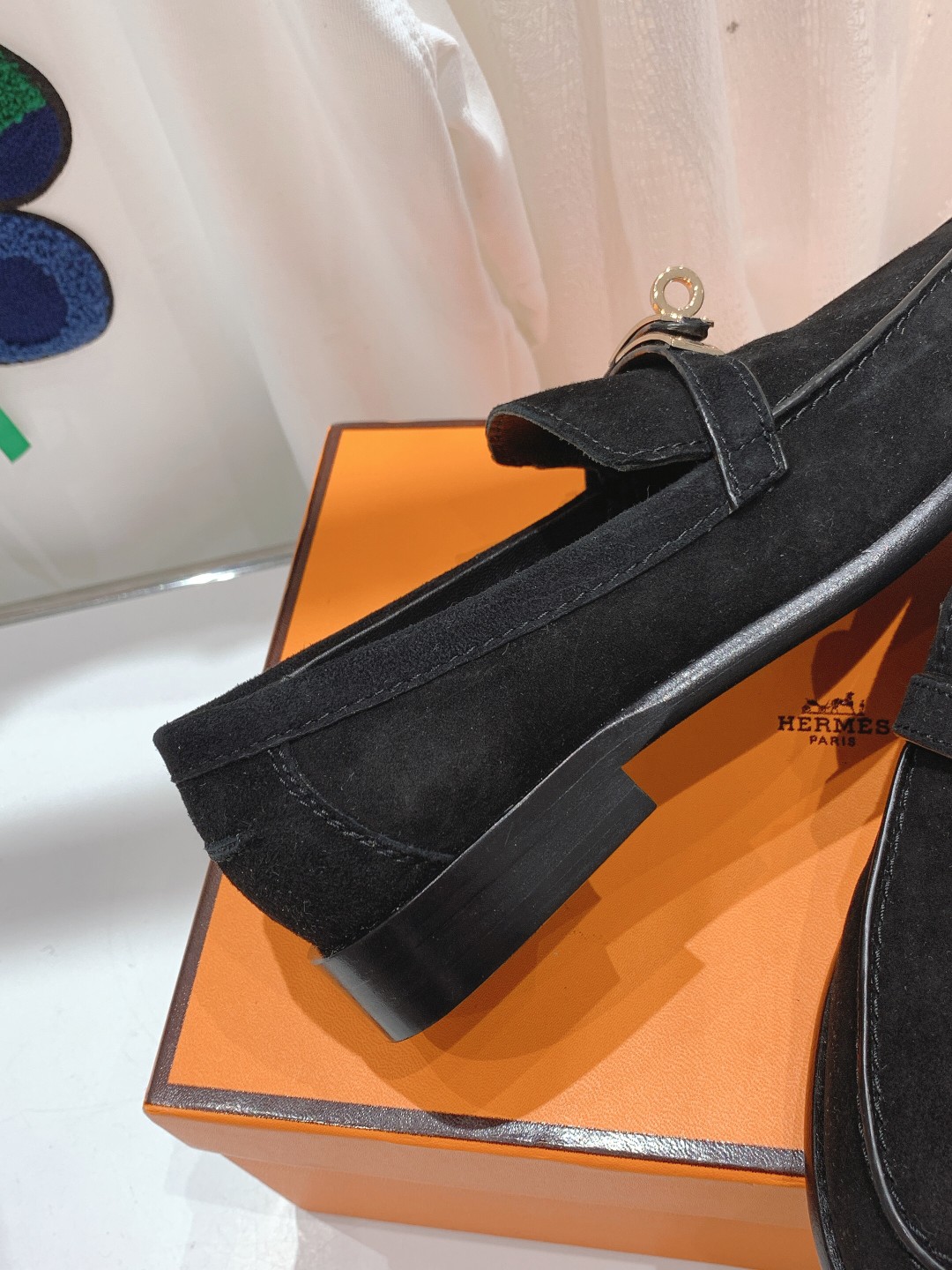 高版本Herme…s fwnew arrival～H家新款kelly扣乐福鞋鞋型很好看，见到到极致的造型