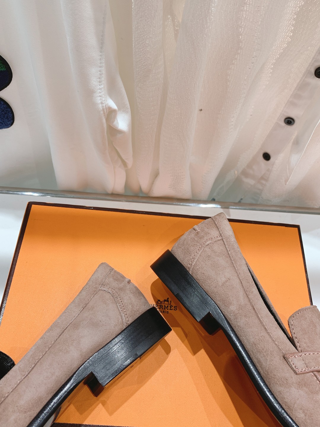 高版本Herme…s fwnew arrival～H家新款kelly扣乐福鞋鞋型很好看，见到到极致的造型