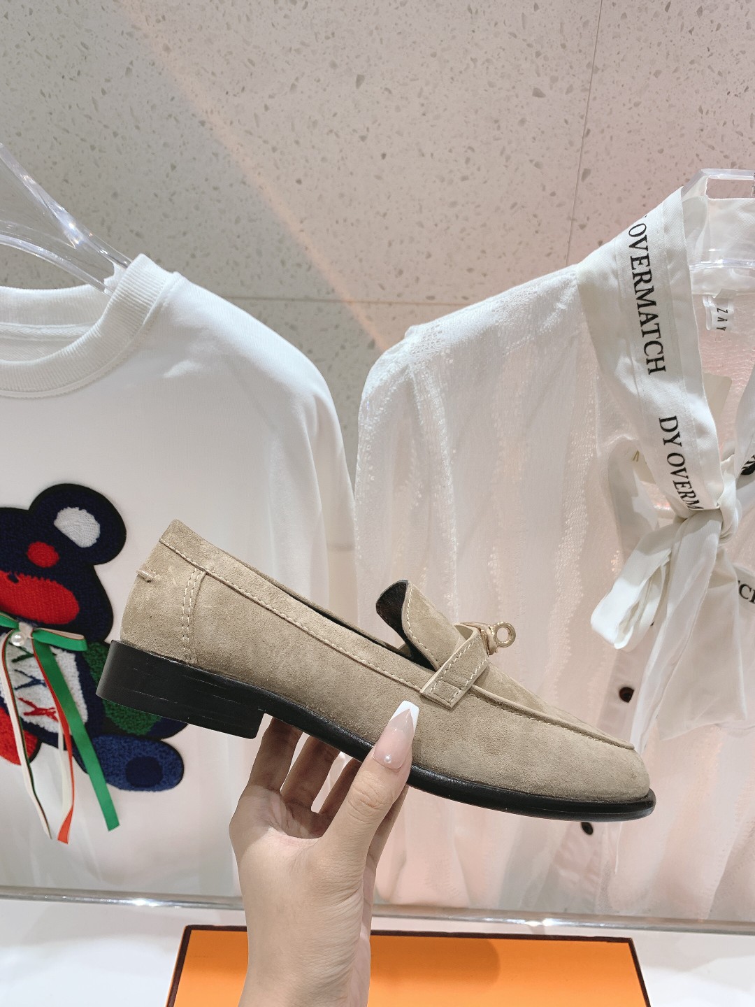 高版本Herme…s fwnew arrival～H家新款kelly扣乐福鞋鞋型很好看，见到到极致的造型