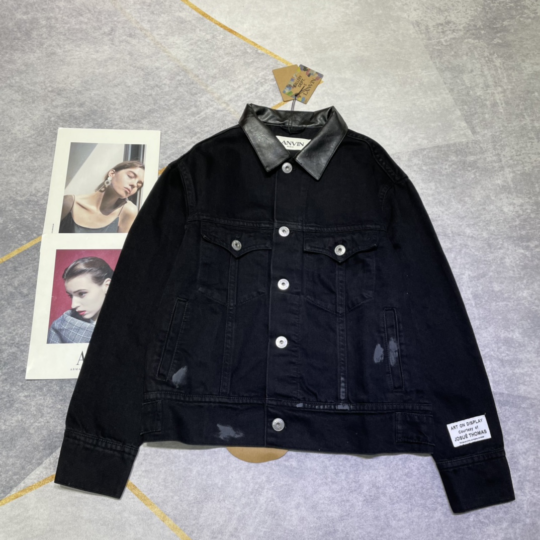 NO:316382,Lanvi/ The latest limited series of black denim jackets, old-fashioned washing water color, leather splicing design gives fashionable details, same style for men and women, loose style, play with cool feeling, and creates a self-focus. 1 color code SML,, jackets & coats, alexander wang19860909Lanvi/ 最新限量系列黑色牛仔外套,做旧洗水颜色,皮质拼接设计赋予造型时髦细节,男女同款,宽松版型,玩转酷感,自成焦点.1色码数SML,,jackets & coats,alexander wang,Women's clothing