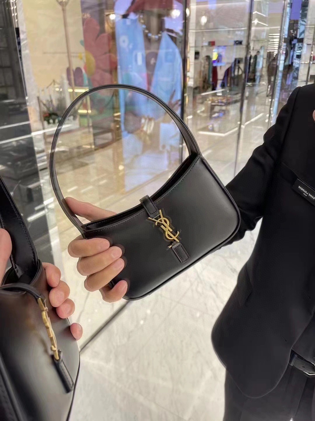 Saint Laurent Haute Couture Classic Luxury Handbag Shoulder Crossbody 3