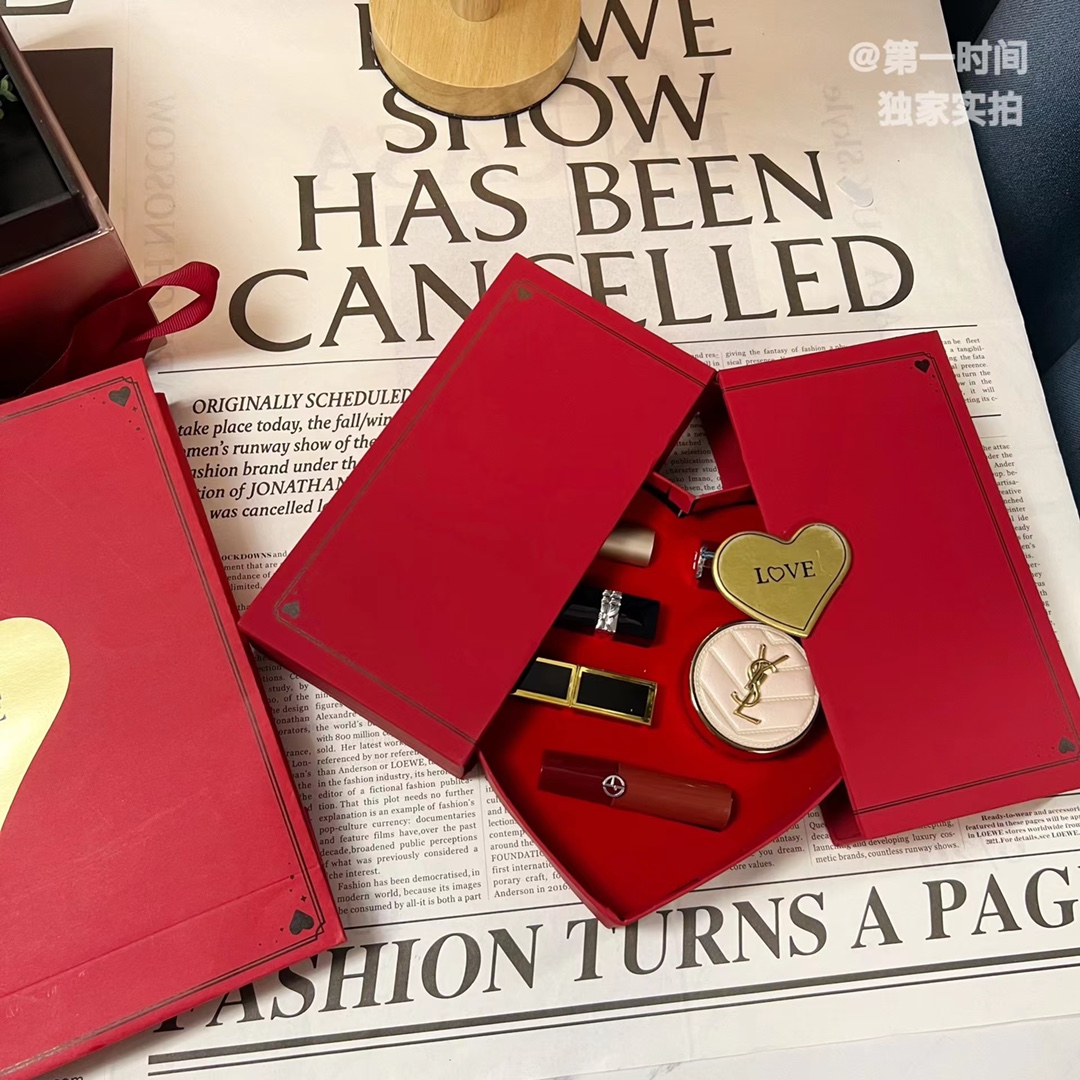 Romantic Red Heart Gift Box Set - Perfect for Expressing Your Love 7 i1658974181 498 5