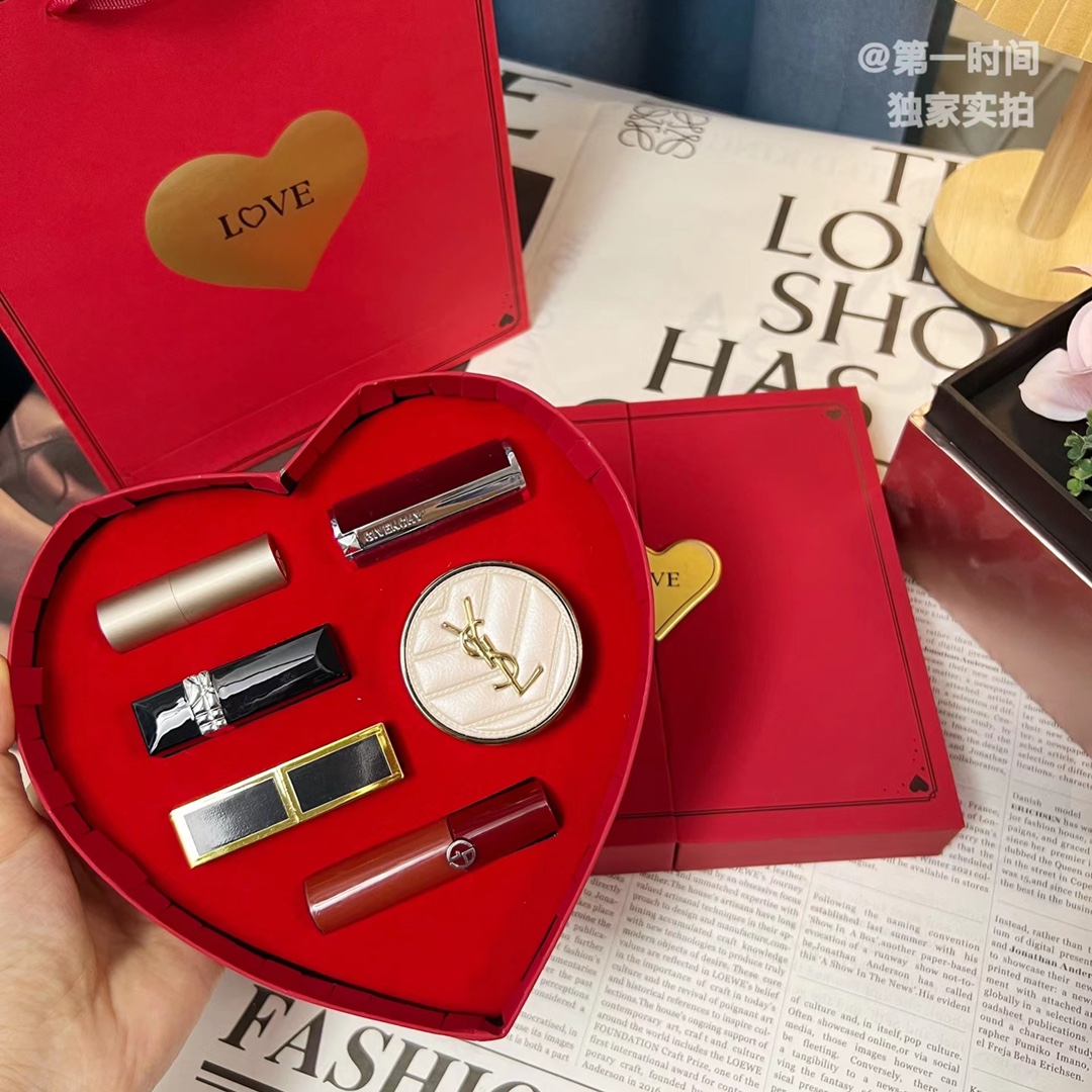 Romantic Red Heart Gift Box Set - Perfect for Expressing Your Love 8 i1658974181 7955 6