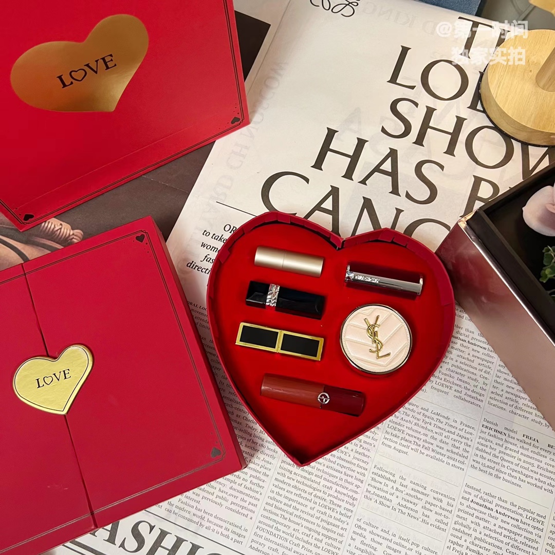 Romantic Red Heart Gift Box Set - Perfect for Expressing Your Love 9 i1658974181 9931 7