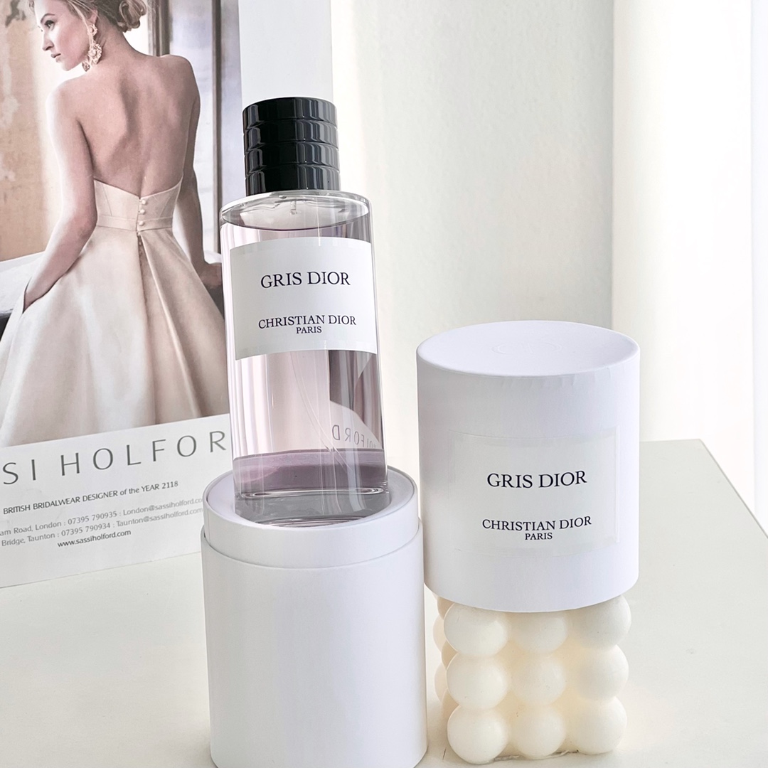NO:809233,Dior Dior Collection Series - Montaigne Salon 125ml Attributes Neutral Fragrance Fragrance Floral Fragrance Smell Rose Oak Moss Patchouli Bergamot Amber Cedar Sandalwood, Perfume, Dior, Dior19860909Dior 迪奥 典藏系列-蒙田沙龙125ml 属性中性香 香调花香调 气味玫瑰 橡木苔 广藿香 香柠檬 琥珀 雪松 檀香木,香水,dior,dior,accessory
