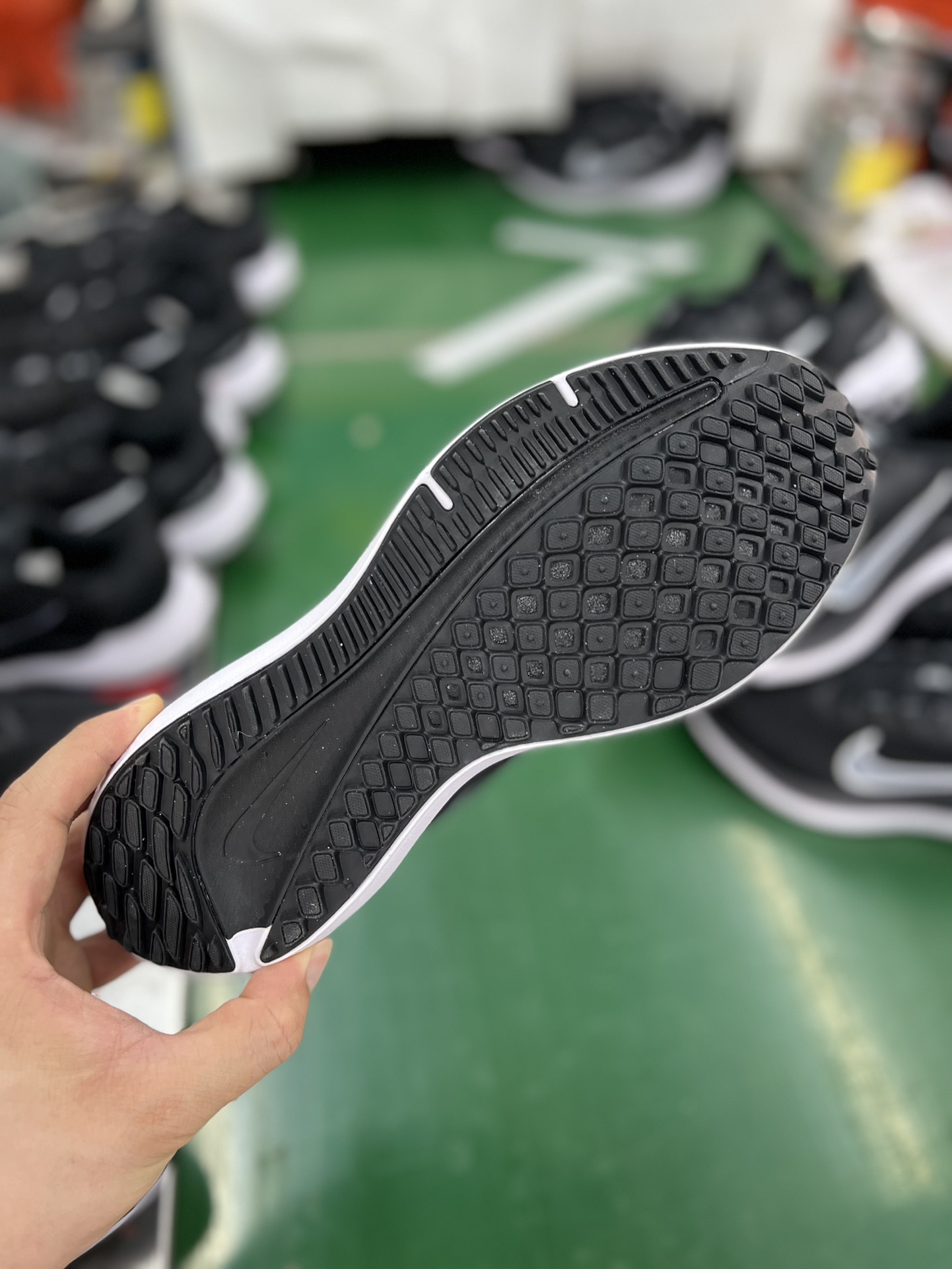 Nike Air Zoom Winflo 9 Black White Running Shoes - Enhanced Comfort & Performance 9 i1658992937 8771 7