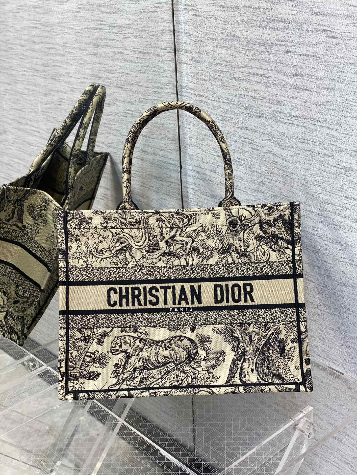 DIOR Medium Tote Tiger Embroidery Tote Bag