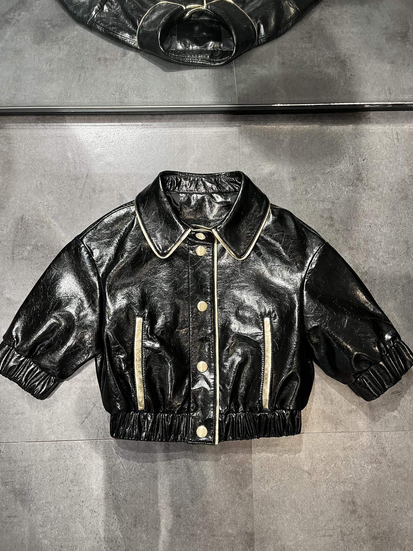 NO:721612,Original button camellia lining, very high-end.,Chanel-clothing,chanel,19860909原版纽扣山茶花里布,非常高档.,香奈儿-服装,chanel,,Women's clothing