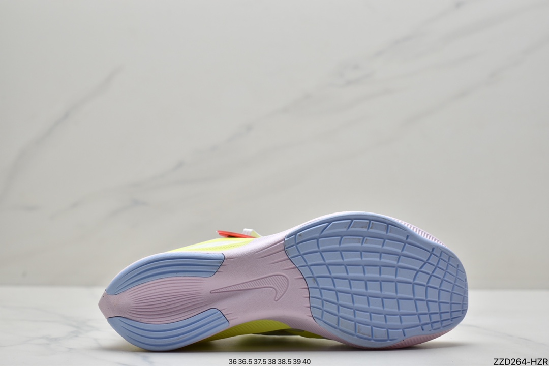 250  Nike Zoom Fly 4 超轻跑步鞋 鞋底搭载真实碳纤维板 CT2392-006