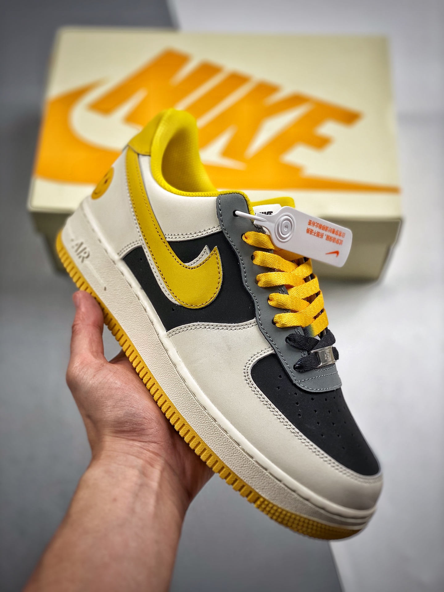-3 NK Air Force 1 Air Force One blanco/amarillo/negro con cara sonriente 😄, sincronizado oficialmente, nivel original,…