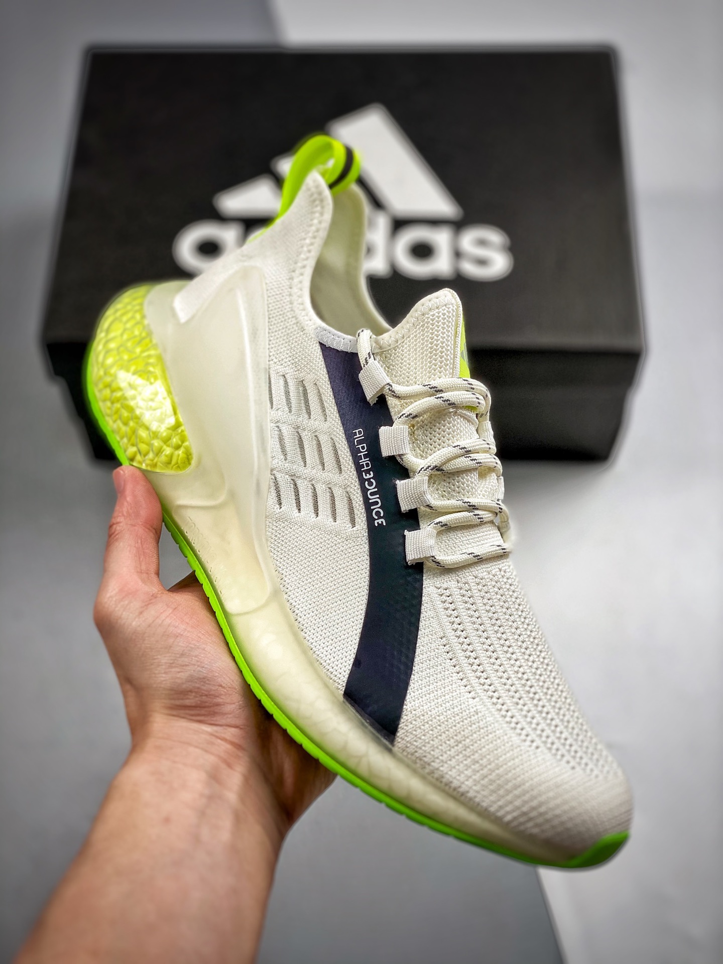 -2 ALPHABOUNCE INSTINCT M Alfa, estas zapatillas de running cuentan con una parte superior elástica que se ajusta cómod…