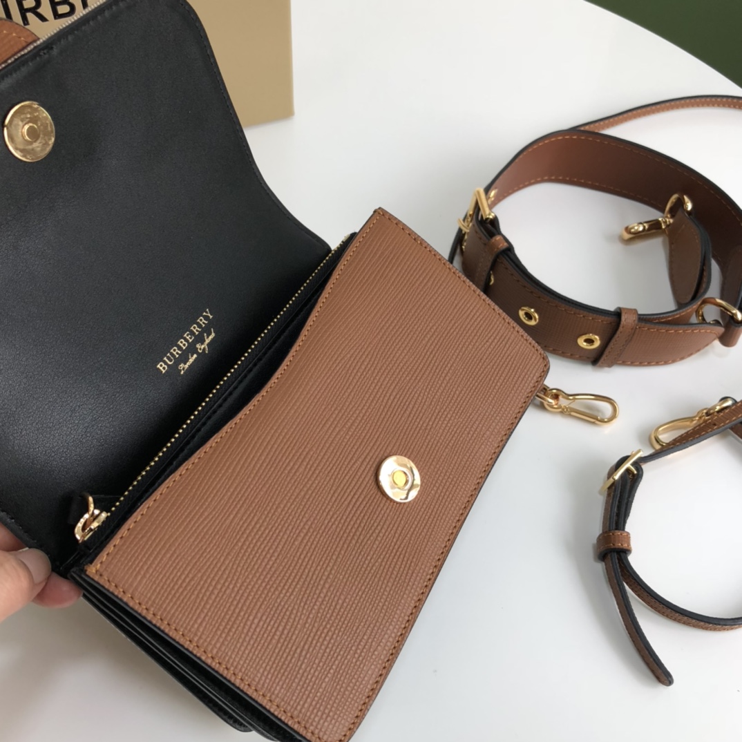 Burberry巴宝莉House格纹裁片The Buckle 搭扣包