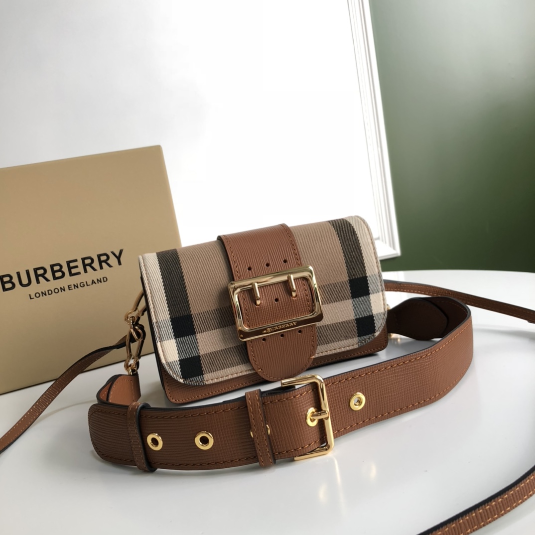 Burberry巴宝莉House格纹裁片The Buckle 搭扣包