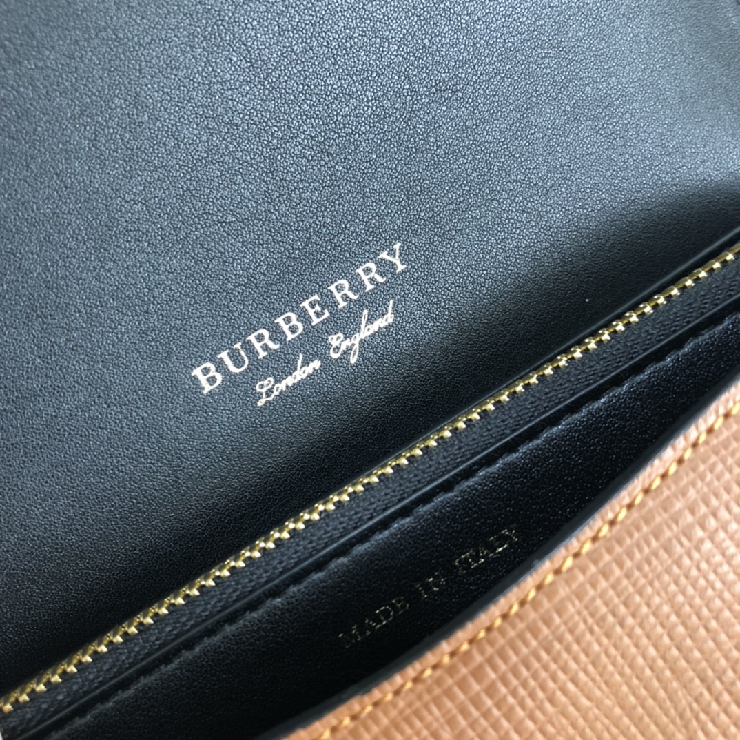 Burberry巴宝莉House格纹裁片The Buckle 搭扣包