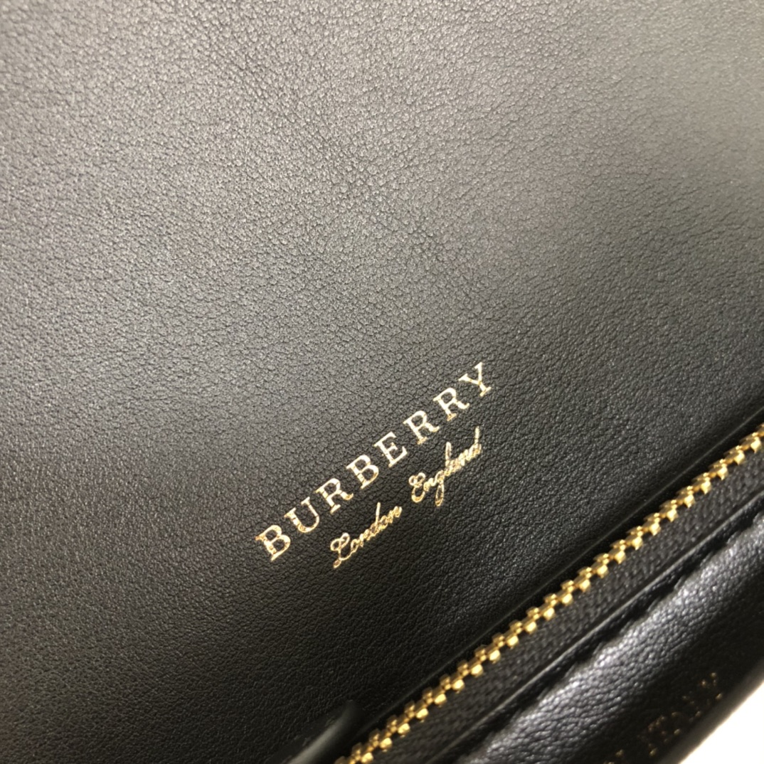 Burberry巴宝莉House格纹裁片The Buckle 搭扣包