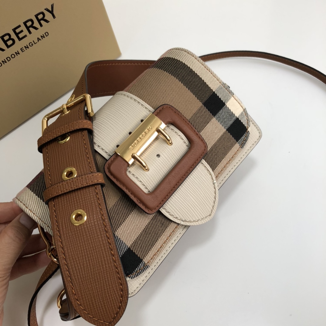 Burberry巴宝莉House格纹裁片The Buckle 搭扣包