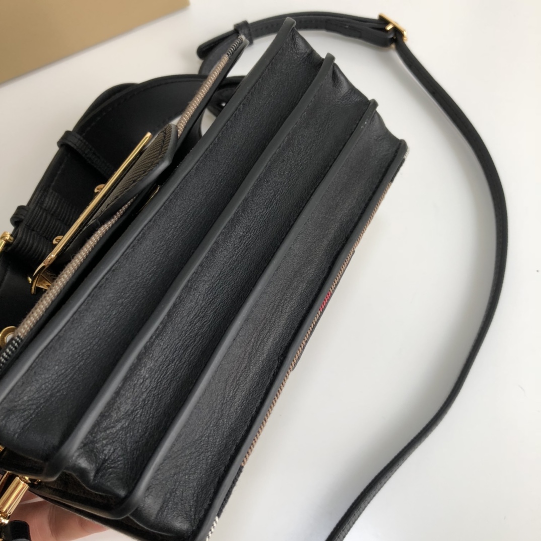 Burberry巴宝莉House格纹裁片The Buckle 搭扣包