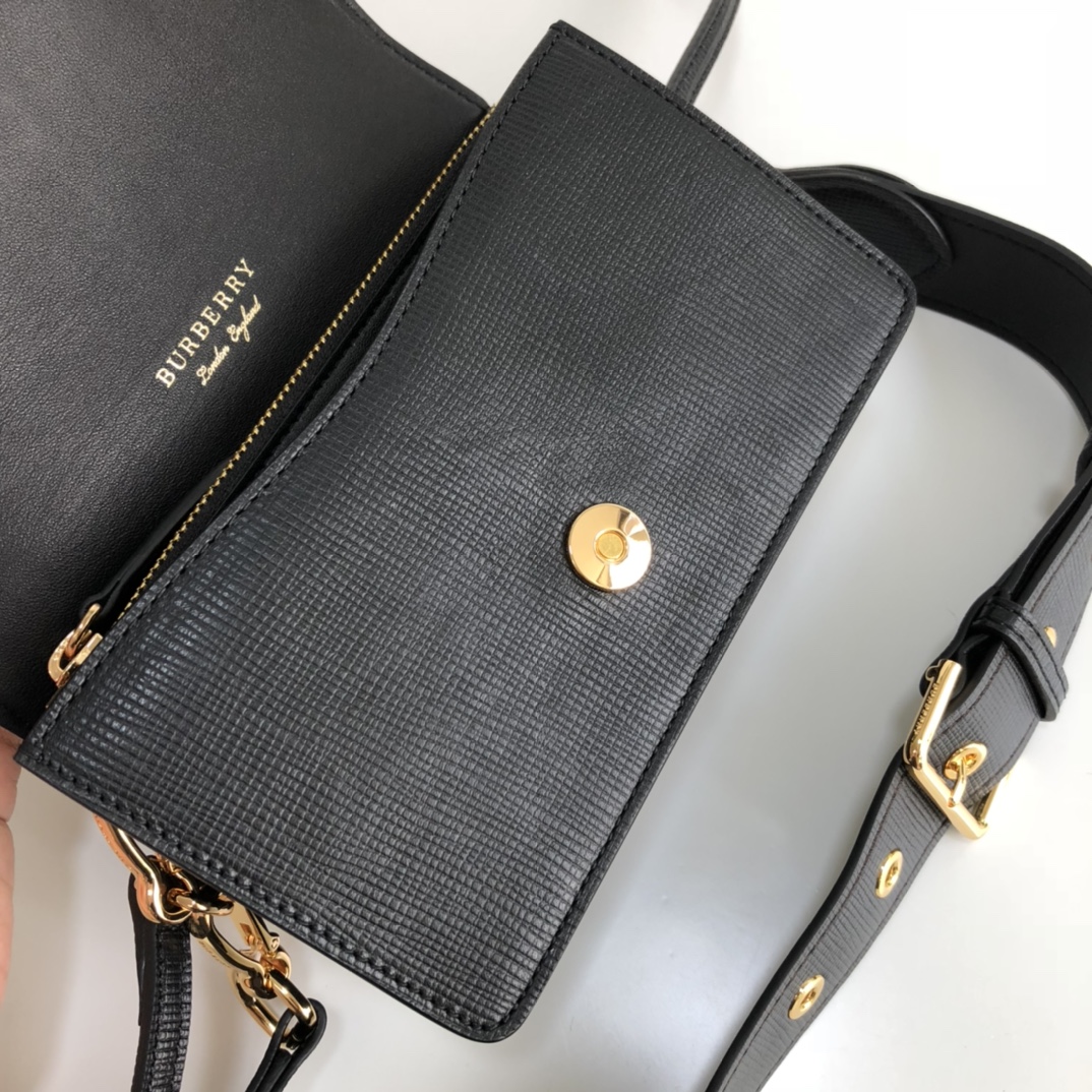 Burberry巴宝莉House格纹裁片The Buckle 搭扣包