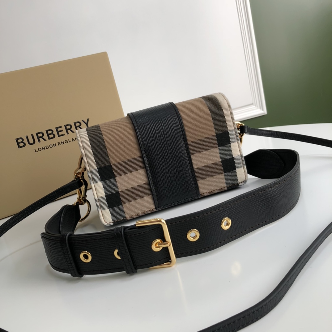 Burberry巴宝莉House格纹裁片The Buckle 搭扣包