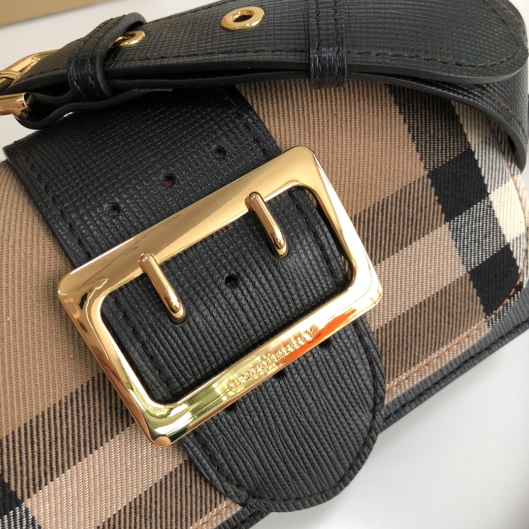 Burberry巴宝莉House格纹裁片The Buckle 搭扣包