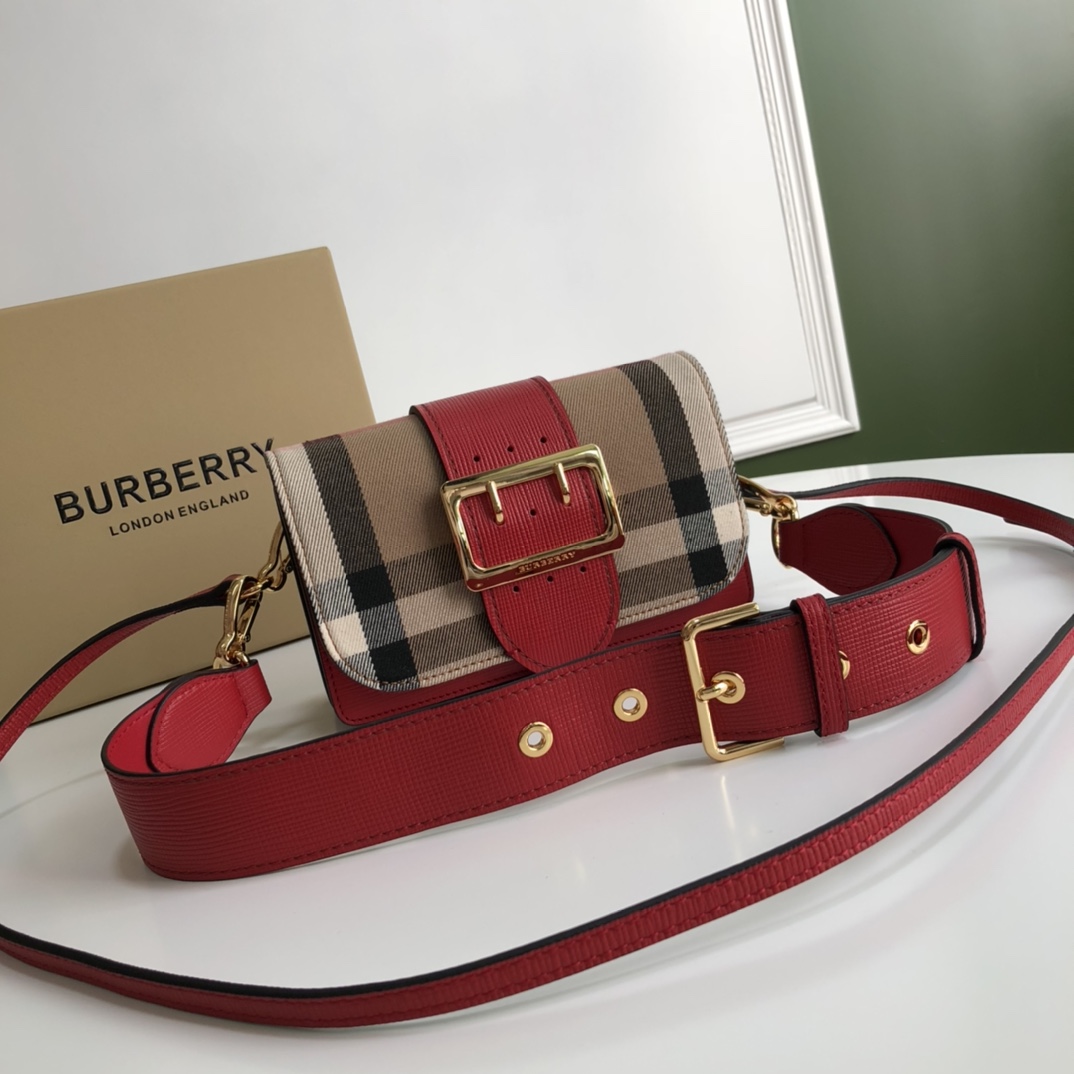 Burberry巴宝莉House格纹裁片The Buckle 搭扣包