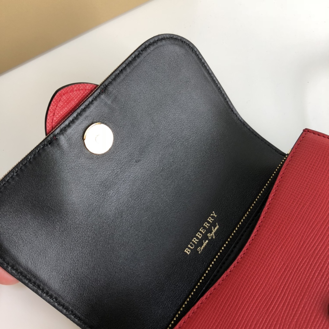 Burberry巴宝莉House格纹裁片The Buckle 搭扣包