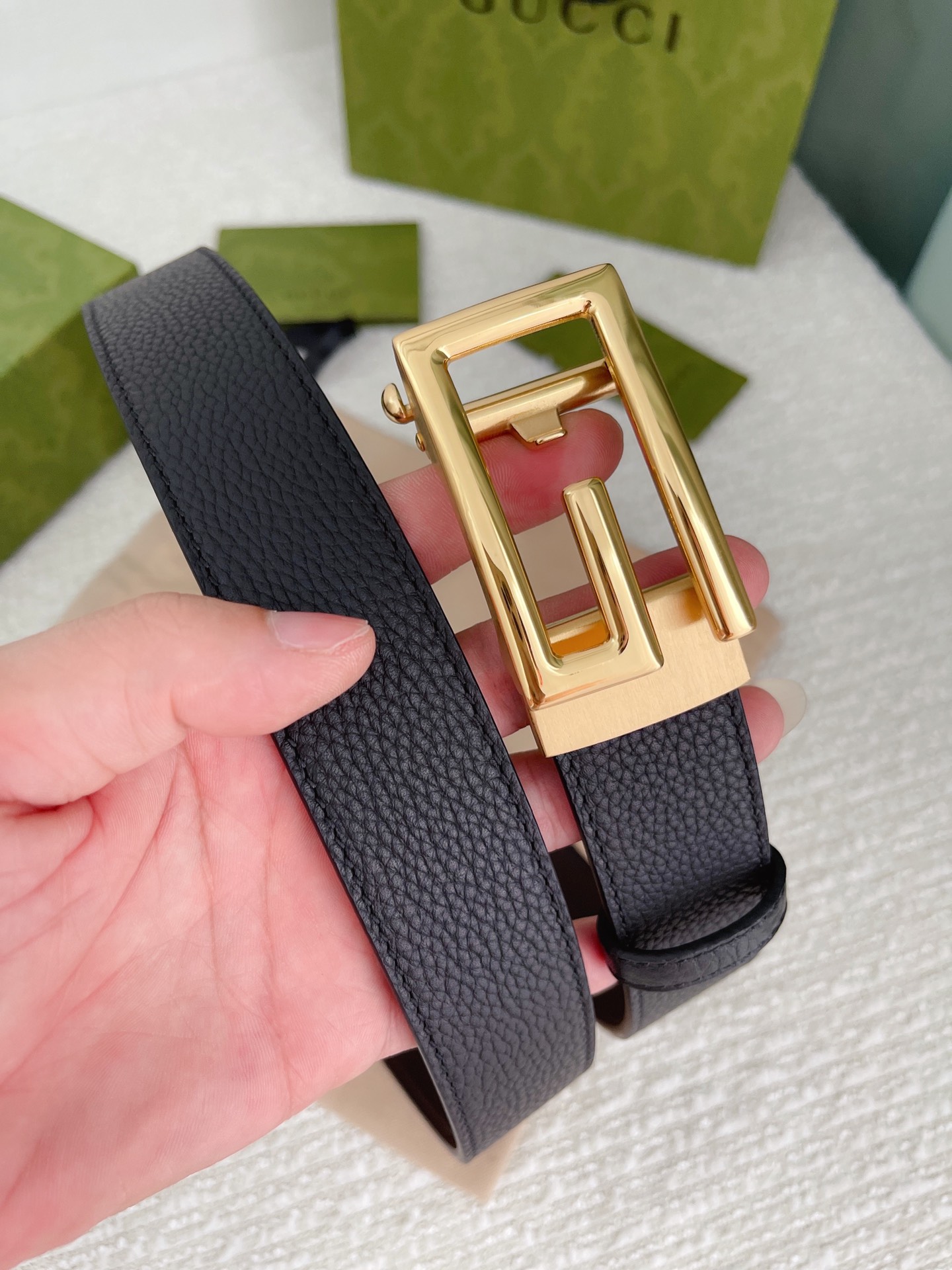 Gucci古奇男士自动扣平滑款宽度35MM精品钢质五金搭配双面头层牛皮腰带长度可自由裁剪