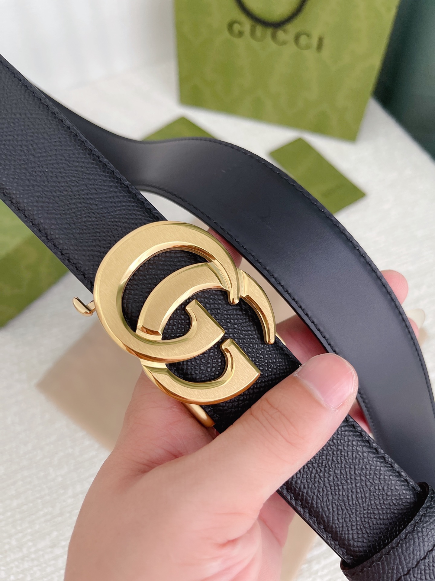 Gucci古奇男士自动扣平滑款宽度35MM精品钢质五金搭配双面头层牛皮腰带长度可自由裁剪