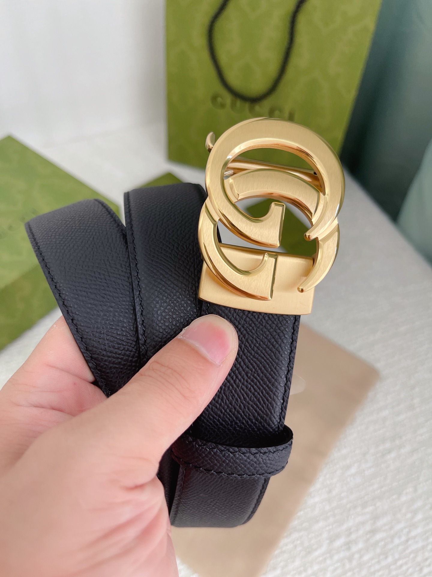 Gucci古奇男士自动扣平滑款宽度35MM精品钢质五金搭配双面头层牛皮腰带长度可自由裁剪